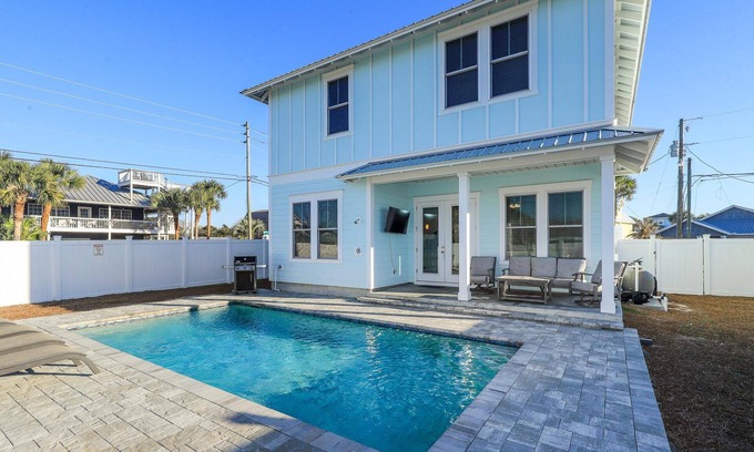 Hollywood Beach House | Pet-Friendly Private Home with Heated Pool West PCB