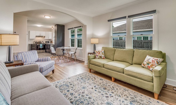 East Pensacola Heights House | Pickens Place - 🐶 Dog Friendly, near 🚤 Boat Launch
