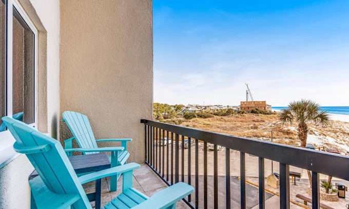Sunnyside Apartment | Pinnacle Port A-101