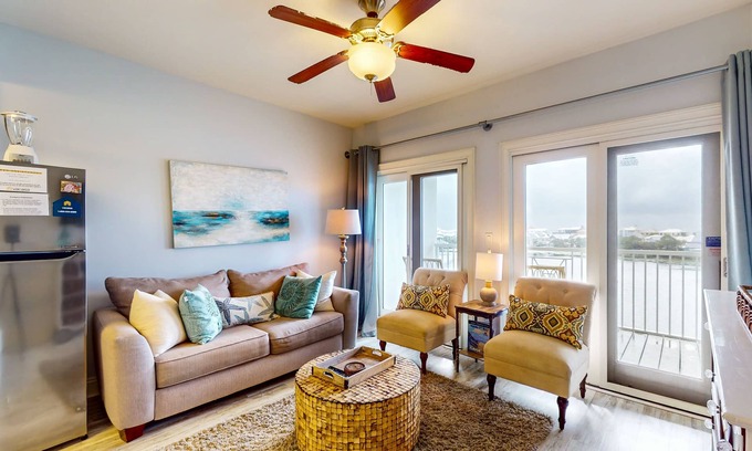 Sunnyside Apartment | Pretty snowbird condo w/lake views, free WiFi, and full kitchen