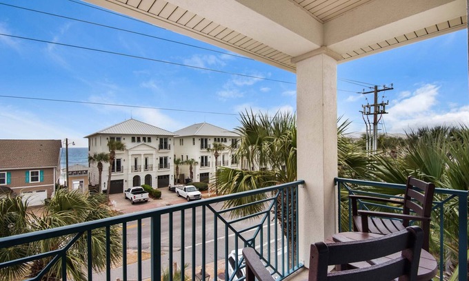 Frangista Beach House | Private Heated Pool🌊Walk 2 Beach~Beach Service~4 Bikes~4BR Neptune's🔱 Nook