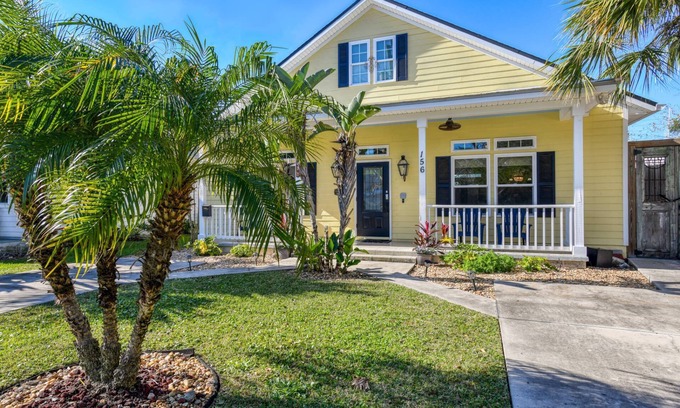 Lincolnville House | Quiet Street, Steps to Shops, Food, and Historic Downtown, 5 Miles to Beach! $300 in Free Tickets!