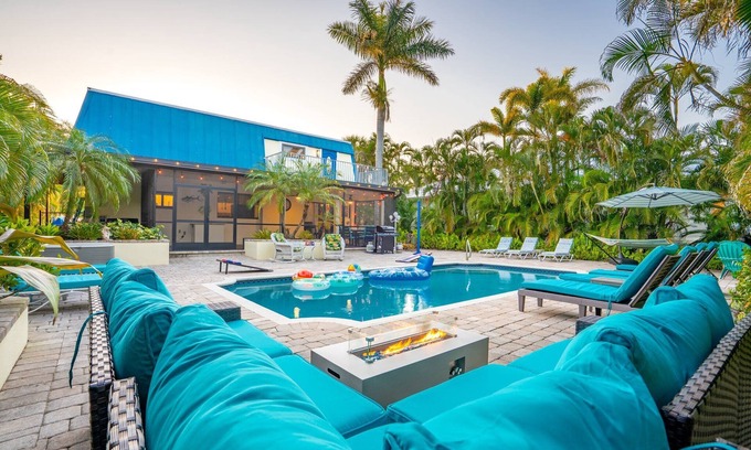 East Naples House | Rainbow's End Escape