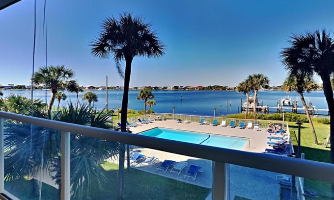 Villa Sabine Apartment | Sabine Yacht & Racquet #2B