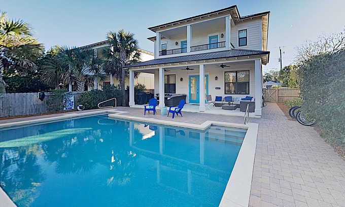 Crystal Beach House | Sand Pebble | Pet Friendly, Pool, Walk to Beach!