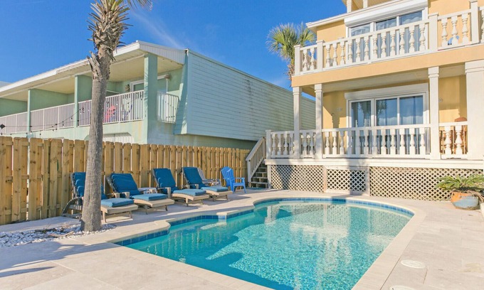 Silver Sands Beach House | Sea Dreams - Amazing Beachfront 5 Bedroom Property with Gulf Front Private Pool