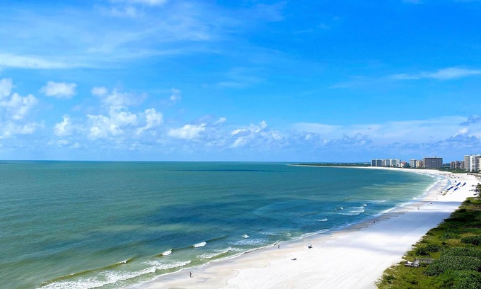 Marco Island Condo | Sea Winds 1506: Amazing Views from Corner unit condo!