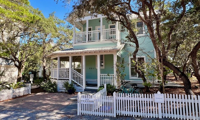 Seaside House | Seaside "Marisol" | 3 BR | Sleeps 9 | Loft space off Master| Close to 2 Pools