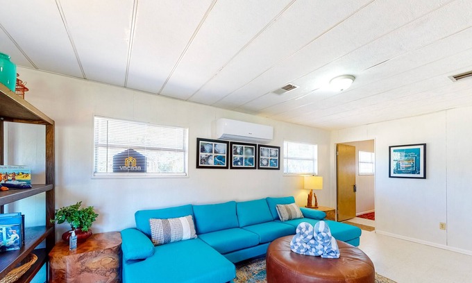 Carrabelle House | Secluded home near the beach with fast WiFi and central AC - snowbirds welcome