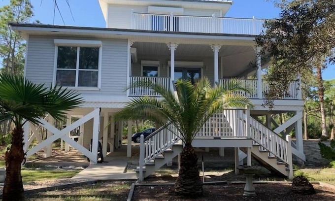 Plantation House | SHELL COTTAGE is aptly named after Shell Cottage in the Harry Potter books and was the home of Bill Weasley and wife Fleur Delacour.
