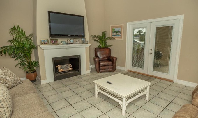 Holiday Isle House | Shoreline Garden 21 Destin Townhouse