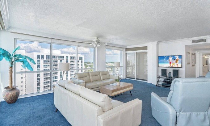 Holiday Isle Condo | Shoreline Towers 1116 - Spacious Three Bedroom Unit with great views!