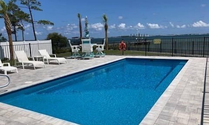 Navarre House | Sound-front beauty minutes from beach & pier with private washer/dryer & patio