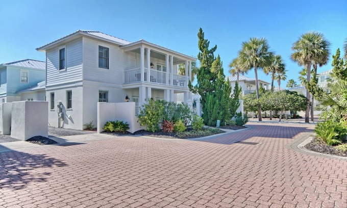 Rosemary Beach House | Southside of 30A, Gated beachfront pool sleeps 7 , 2 min walk to Rosemary, NEW !