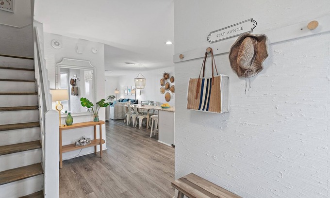 Santa Rosa Beach House | Spacious and Fresh in Blue Mtn Beach! Beachside of 30A. Great Off-Season Rates!