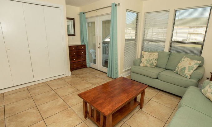 Holiday Isle Apartment | SPC8121 - Studio with Murphy Bed - sleeps 4