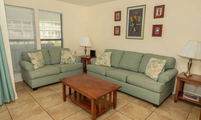 Holiday Isle Condo | SPC8121 - Studio with Murphy Bed - sleeps 4