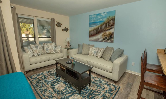 Holiday Isle Condo | SPC8209 - Upstairs Studio with Murphy Bed - Sleeps 4