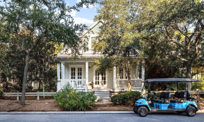 Watercolor House | Spend Fall with Us! 128 Needlerush - Next to Frog Pool - Luxury Home with Carriage House