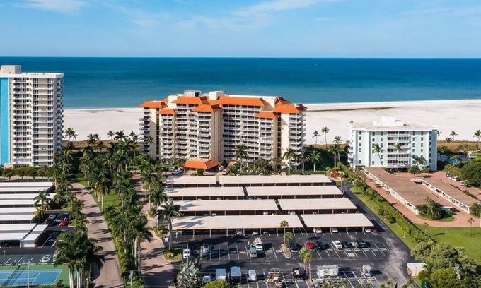 Marco Island Condo | Stay on the Beach and Stay on Budget.
