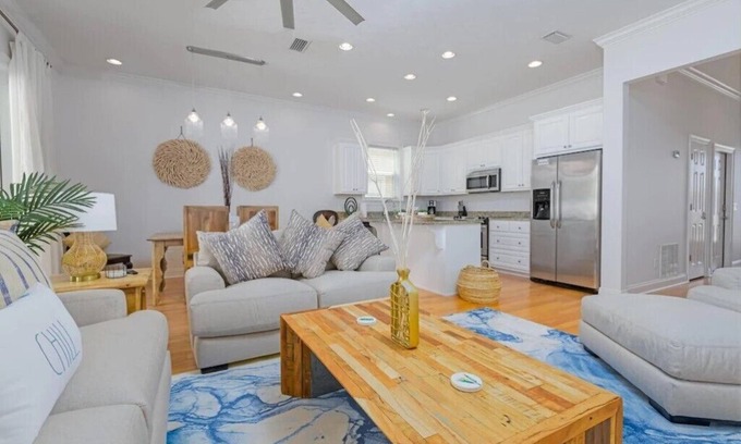 Gulf Lagoon Beach House | ★ Sugar Sands ★ Steps to Beach ★ Balconies ★ Pool★