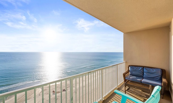El Centro Beach Condo | Summer Deals! Close to Pier Park! FREE Activities! 10th Floor