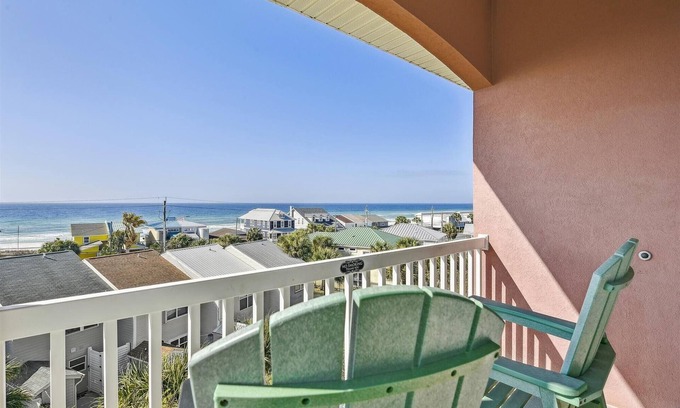 Sunnyside House | Summer Deals! Just a Short Walk to The Beach! Free Activities!
