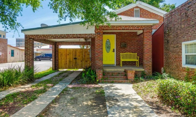 Downtown House | Sun Swept - Cute Cottage in the Heart of Downtown Pensacola!
