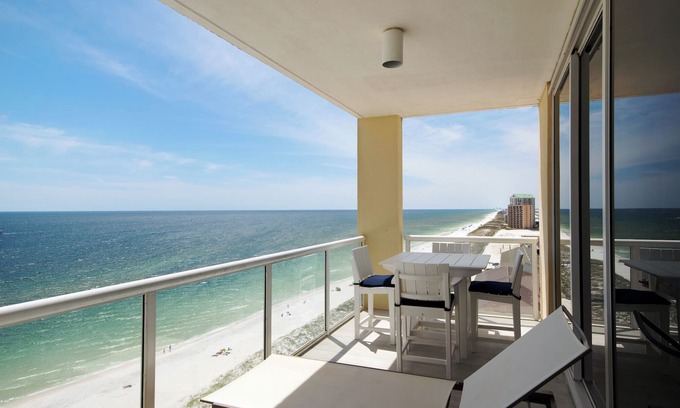 Navarre Beach Condo | Sunscape | ๐
Corner Condo + Gulf Views + Platinum Beach Service Included