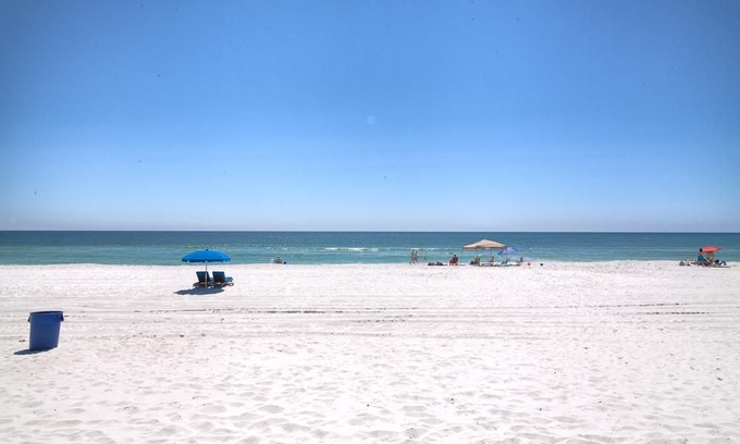Silver Sands Beach Villa | Surf Song - Beachfront Home with SwimSpa - On the Beach! Sleeps 20!