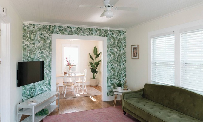 Downtown House | The Palm House- Downtown Pensacola