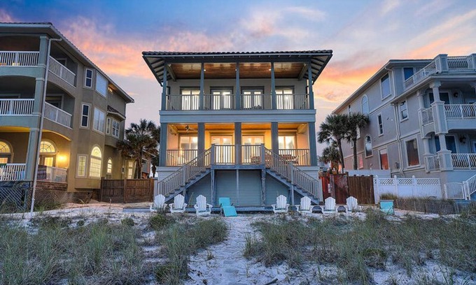 Destiny Shores House | Tropic Like It's Hot by Five Star Properties