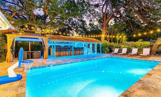 South Poinsettia House | Tropical Oasis with Tiki Bar & Private Pool, minutes from Siesta Key Beach!