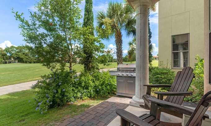 Villa Lago House | Two Golf Carts Included ~ Pet Friendly ~Perfect for a Golf Getaway
