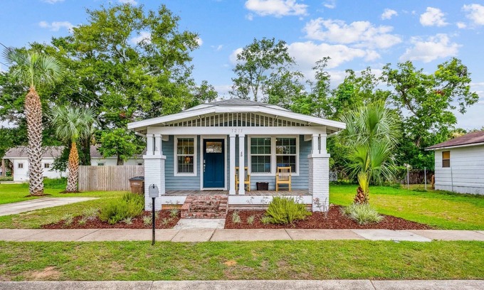 Southeast Pensacola House | Updated Historic Charmer - Pet Friendly Cottage - 5 Mins to Downtown Pensacola - Fast WiFi