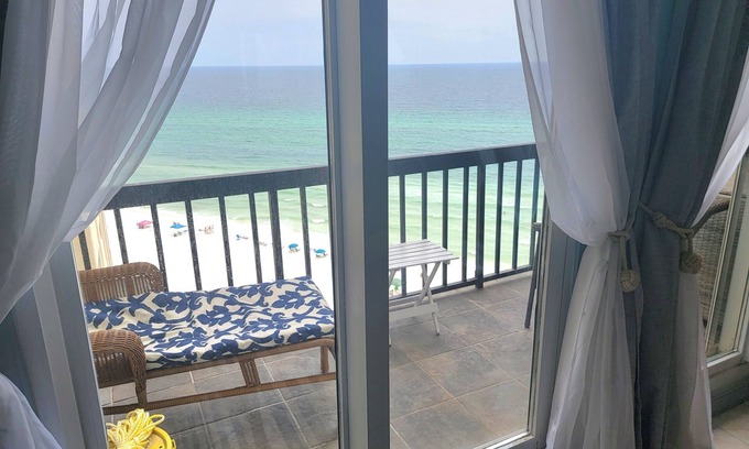 Sunnyside Condo | Upgraded! Family Orientated Penthouse With A View! Many Many Many Amenities!