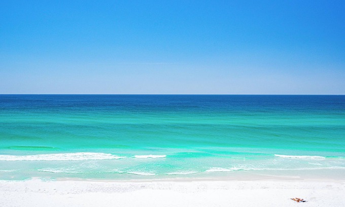 Panama City Beach House | ✌️Vacay Vibes Beach Retreat! 👙 5 Minutes to the sand in Panama City Beach!🌴