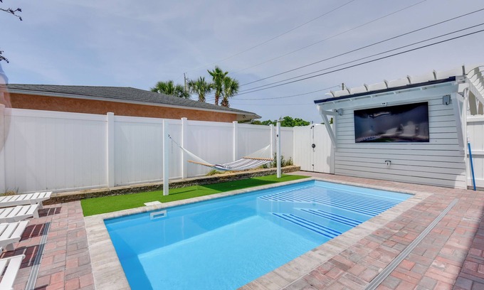 Laguna Beach House | Walk to Laguna Beach: PCB Home w/Pool Near Gulf!