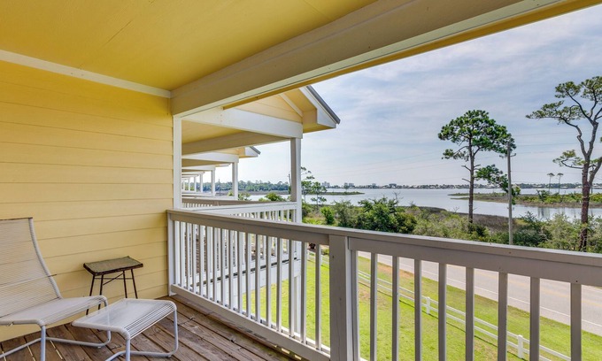 Innerarity Townhomes House | Water-View Pensacola Townhome w/ Beach Access!