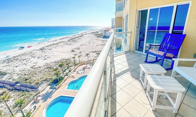 Pensacola Beach Condo | Waves, Views & Vacay – 2BR Beachfront w/Direct Beach Access