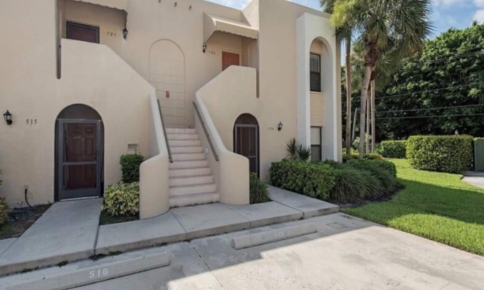 Central Naples Condo | World tennis- condo