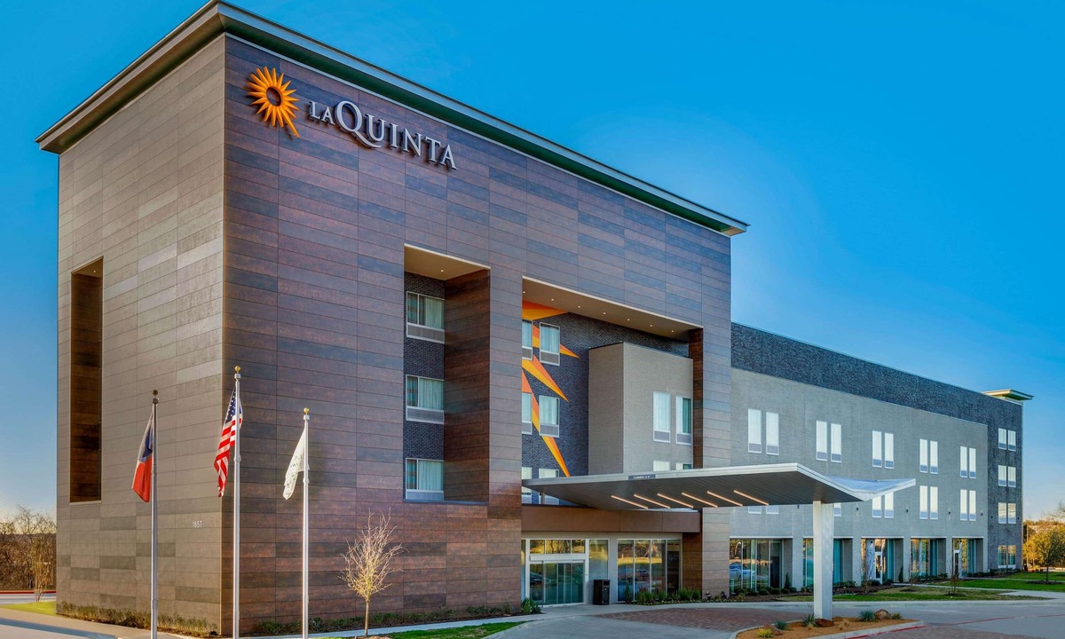 Lewisville Hotel | La Quinta Inn & Suites by Wyndham Lewisville