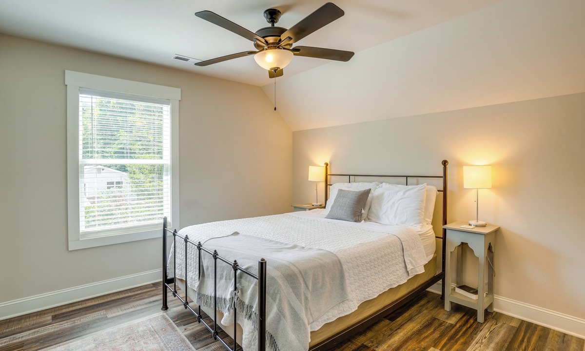 Lookout Valley Neighborhood Association Cottage | Chattanooga Mtn Retreat, Walk to The Venue!