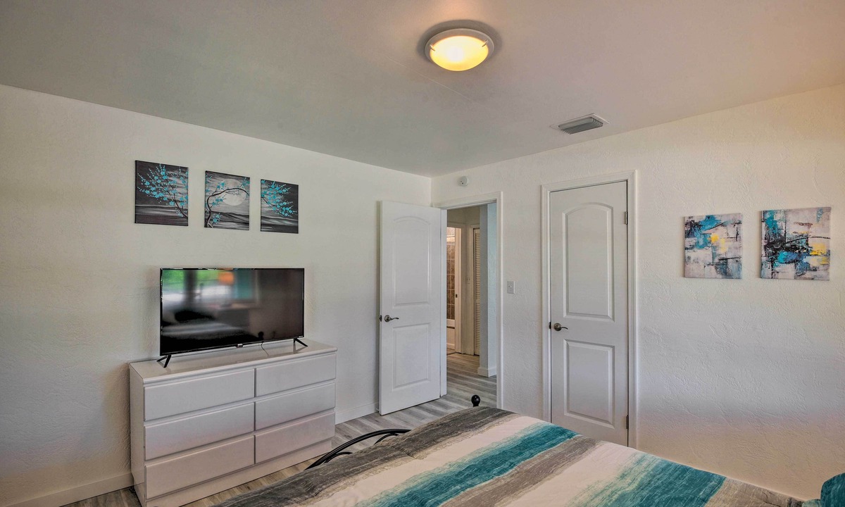 Kingston Cottage | Daytona Beach Escape w/Studio < 3 Mi to Beach!