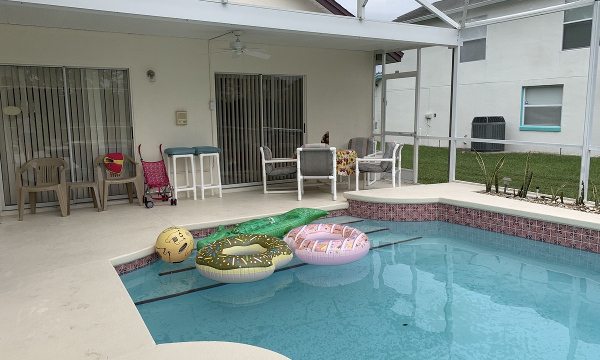 Lindfields House | Private house with pool and jacuzzi, lake views, backyard with lake view, patio!