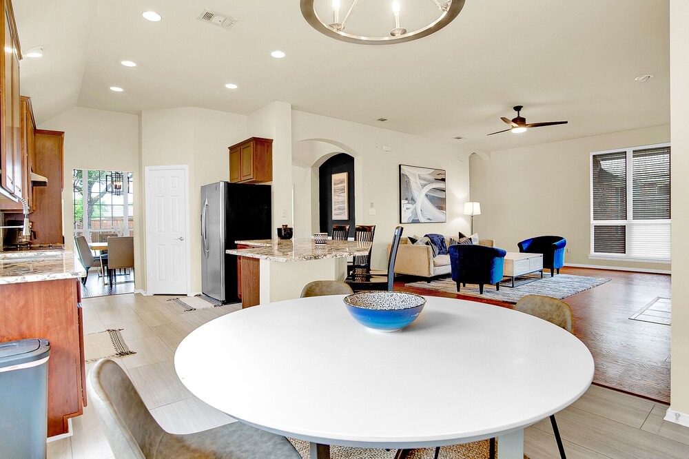 Frisco House | Westside Contemporary 3Bd/2B near Toyota Stadium/ The Star / PGA