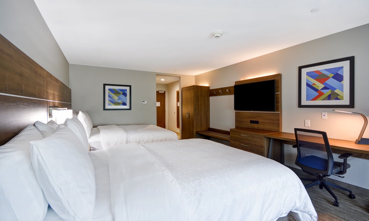 El Lago Hotel | Holiday Inn Express & Suites Houston NASA - Boardwalk Area by IHG
