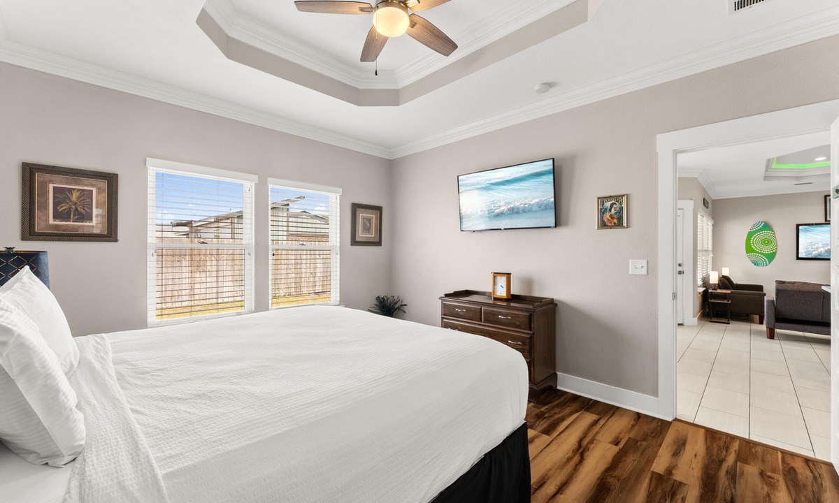Lower Grand Lagoon House | Beach House - Beachside Sunrise
