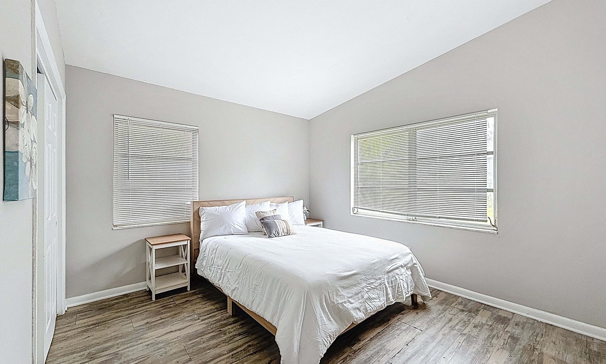 Tampa Cottage | 3517 River Grove Drive