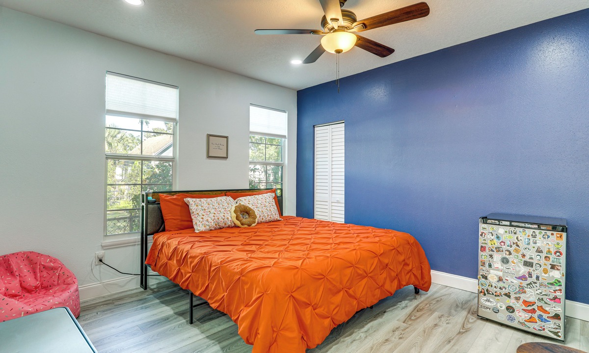 Urban Core Cottage | 2 Mi to Dtwn Jax: Game-ready Retreat w/Yard